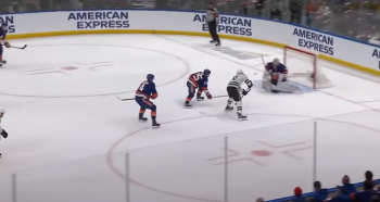 Deux belles feintes entre les jambes avant de marquer pour Jason Robertson et Auston Matthews