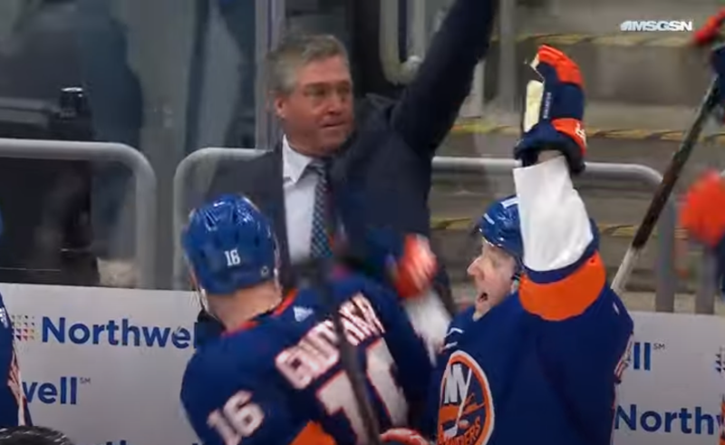 Bo Horvat offre une première victoire à Patrick Roy