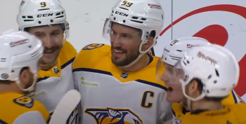 Roman Josi marque son 10e but de la saison dans la victoire des Preds