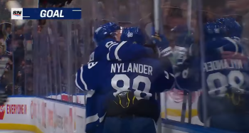 Mitch Marner et William Nylander marquent deux buts en 20 secondes