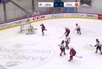 Un but mêlant foot et hockey