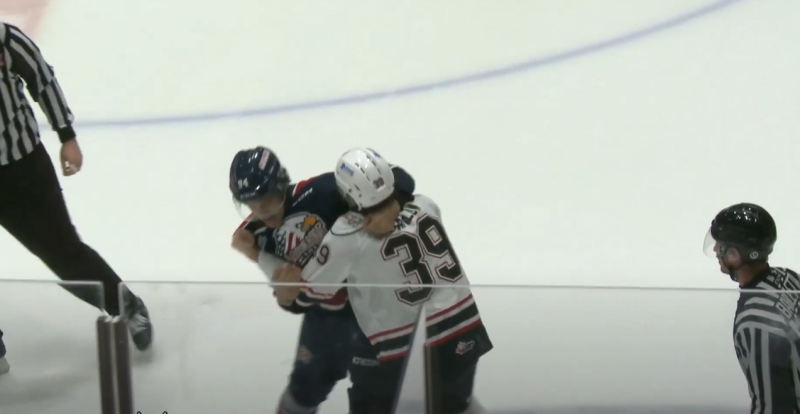 Petite danse avec son adversaire pour Rodwin Dionicio