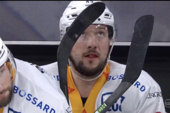 Le joli but contre son camp de Jan Kovar