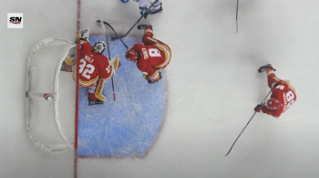 Un autogoal de Chris Tanev que personne n'avait vu