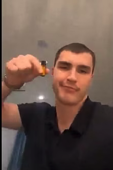 Adam Ruzicka perd son job de façon bien stupide