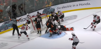 Une fin de match assez épique entre les Ducks et les Devils