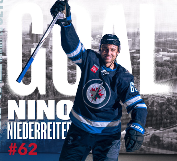 Avec un doublé, Nino Niederreiter prend part à une bien belle remontée des Jets
