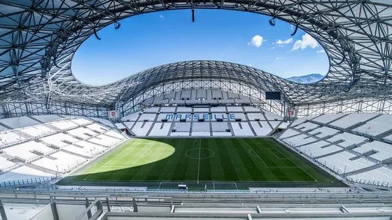 Le Stade Vélodrome de Marseille pourrait accueillir un match de hockey