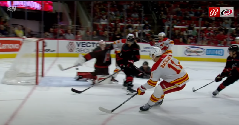 Un bel arrêt de Frederik Andersen ou une grosse maladresse de Mikael Backlund ?