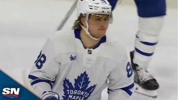 Auston Matthews et William Nylander  marquent deux fois en huit secondes