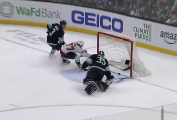 Joey Daccord vraiment pas inspiré sur cette séquence