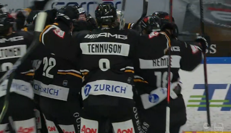 Lugano revient à hauteur de Gottéron grâce à un triplé de Daniel Carr