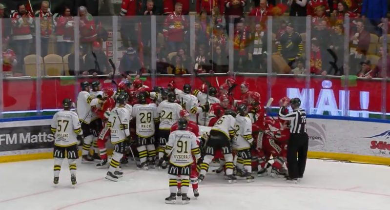 Un match qui se termine en bagarre générale dans le championnat suédois