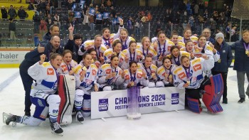 Les filles des ZSC Lions fêtent un nouveau titre de championnes de Suisse