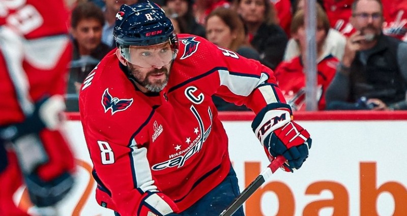 Plus de saisons avec au moins 25 buts dans l'histoire de la NHL