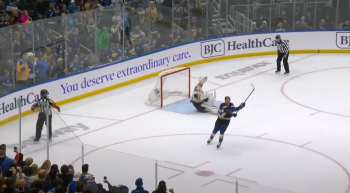 Logan Thompson repousse un penatly de Pavel Buchnevich en prolongations puis Jonathan Marchessault clos les débats