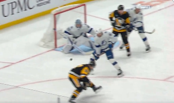 Sidney Crosby tout proche de marquer le but de l'année