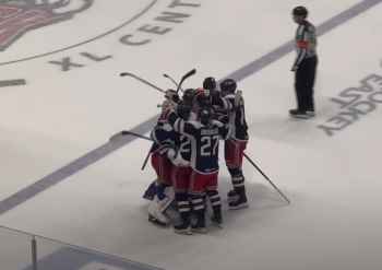 Le gardien Louis Domingue y va de son petit but