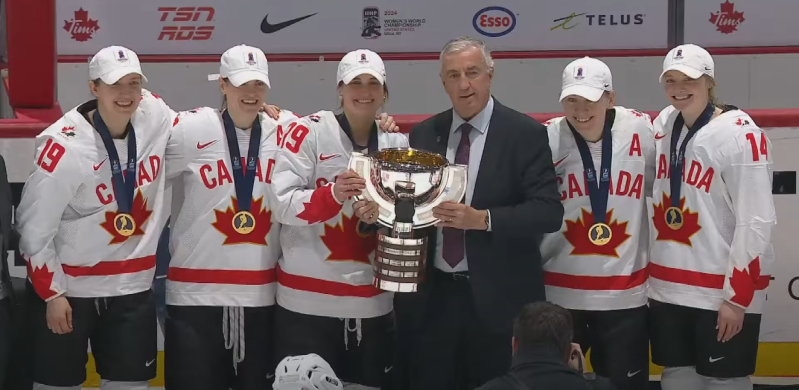 Mondiaux féminins : le Canada remporte l'or en prolongation