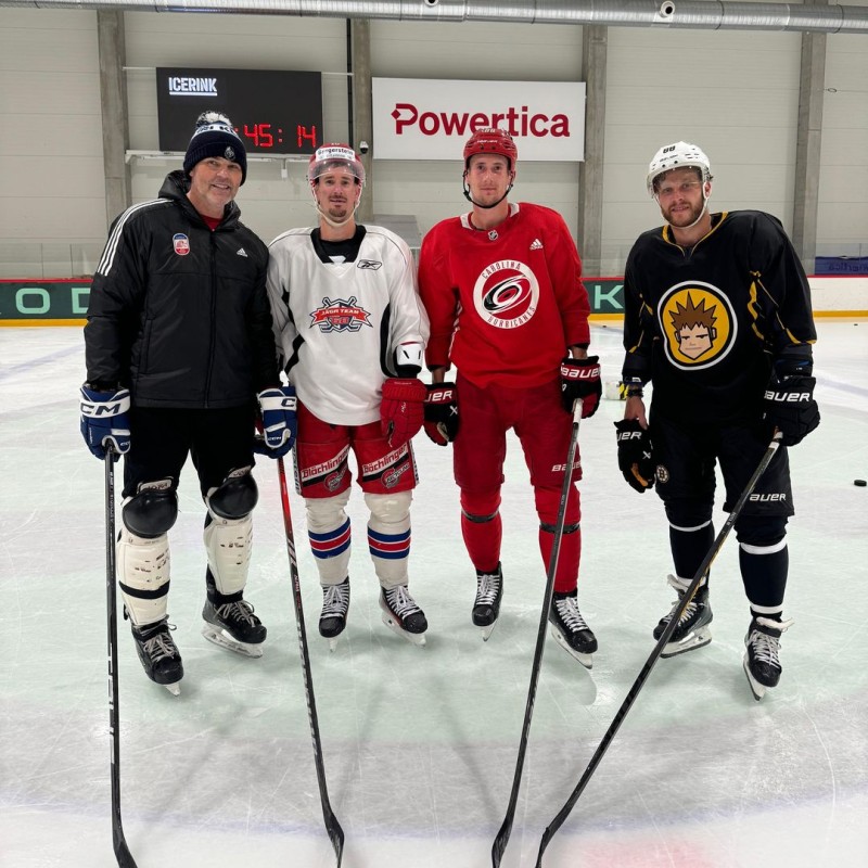 Roman Cervenka in sehr guter Begleitung