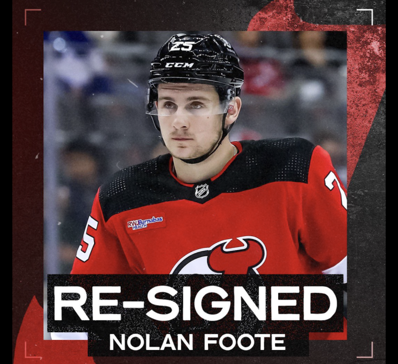 Les Devils resignent l'attaquant Nolan Foote