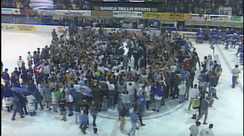 Ambri devenait il y a 25 ans le premier club suisse champion d'Europe