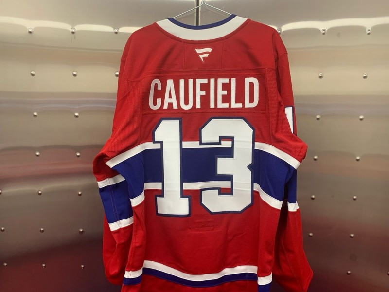 Le joli geste de Cole Caufield en mémoire de Johnny Gaudreau
