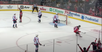 Nico Hischier marque à nouveau, face à Washington, Kevin Fiala en verve