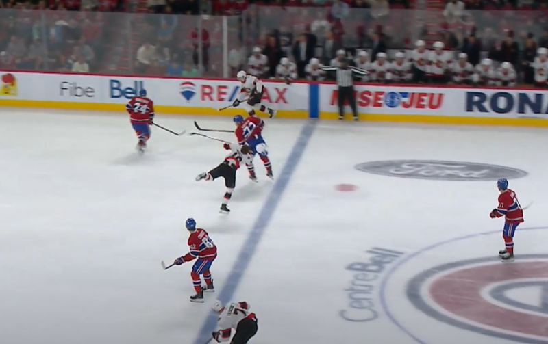 Un vilain geste de Xhekaj sur Tim Stützle