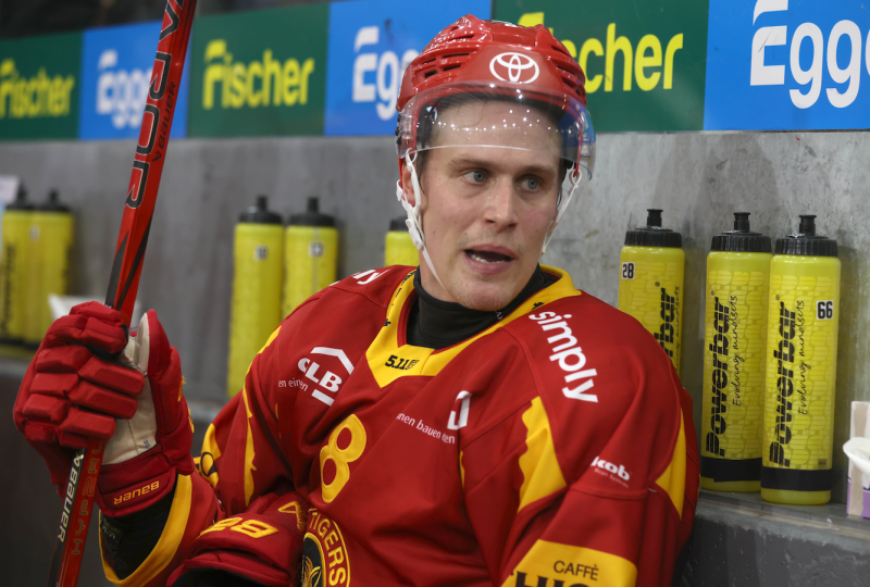 Coups durs pour Langnau : Mäenalanen und Malone blessés