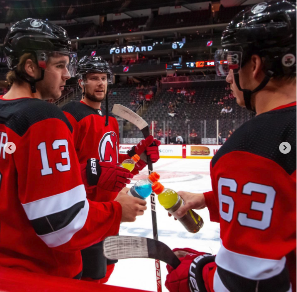 Une belle marque atteinte par le duo Nico Hischier - Jesper Bratt