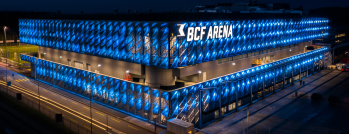 Des contrôles d'identité au secteur visiteur de la BCF Arena