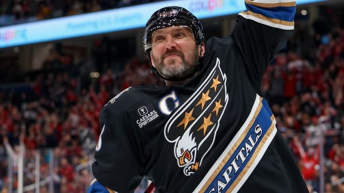 Plus de points en NHL après 12 matchs pour un joueur âgé d'au moins 39 ans