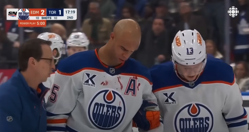 Une bien vilaine charge à la tête de Ryan Reaves sur Darnell Nurse