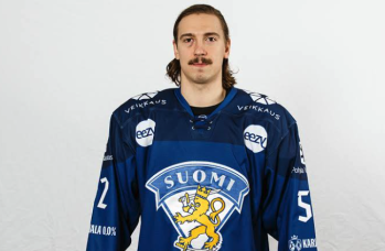 Hannes Björninen patinera bien en Suisse