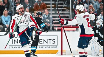 Alex Ovechkin marque, signe des records, mais se blesse