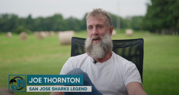 Joe “Jumbo” Thornton s'exprime longuement avant le retrait de son maillot ce soir