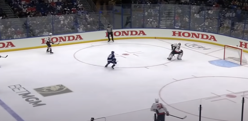 Charlie Lindgren se marque un joli but