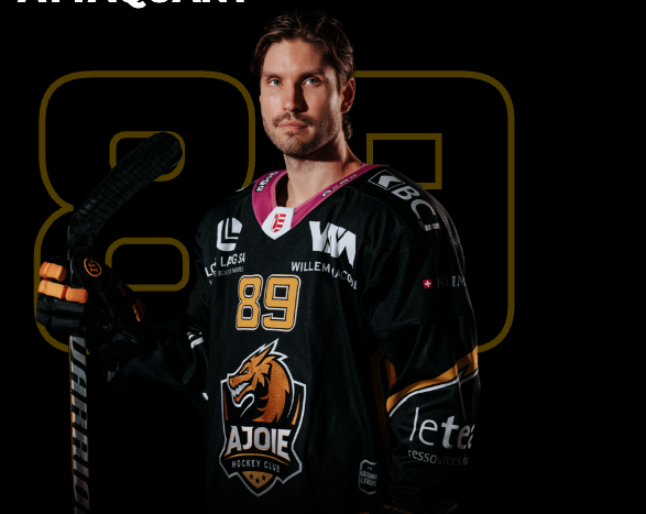 Oula Palve en tribune face à Ajoie