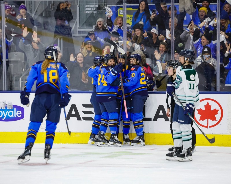 Alina Mueller débute son championnat par une défaite