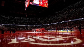 Un bel hommage des Flames et des Blue Jackets en mémoire de Johnny Gaudreau