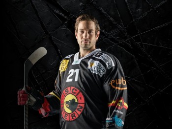 Simon Moser reste fidèle au CP Berne