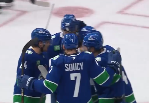 Pius Suter aide les Canucks à battre l'Avalanche