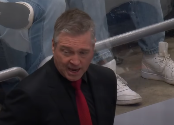 Patrick Roy sort son gardien à 12 minutes de la fin du match