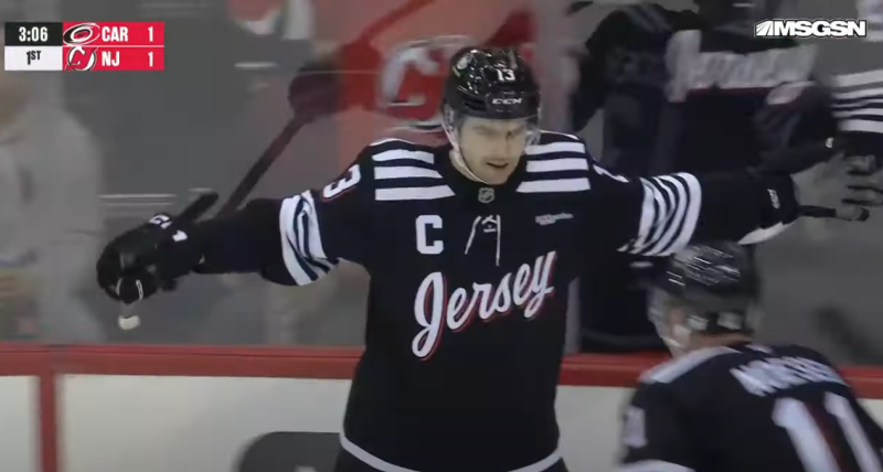 Nico Hischier marque dans une troisième victoire consécutive des Devils