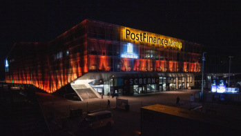 La PostFinance Arena conservera son nom pour quelques années encore