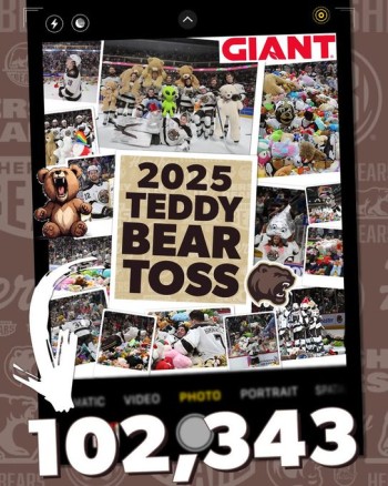 Plus de 100'000 peluches sur la glace