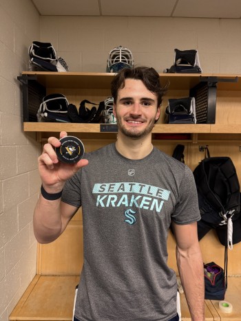 Un premier point en NHL pour Joey Daccord