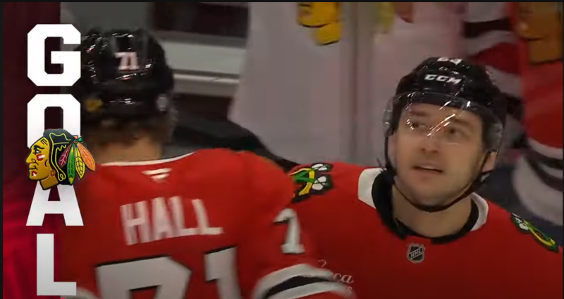 Philipp Kurashev marque pour son retour au jeu mais les Blackhawks s'inclinent, même dénouement pour Nino Niederreiter