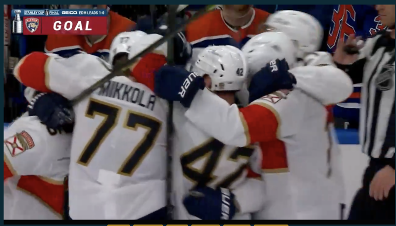 Brad Marchand offre le premier point aux Panthers sur la glace d'Edmonton